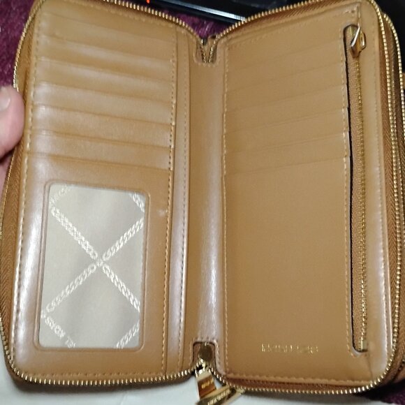 MICHEAL KORS (BRAND NEW) Wallet w/ wristlet - Picture 5 of 6